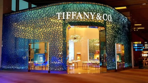 ro-ri-du-lieu-tiffany-nguy-hiem-2590-khach-hang-bi-lo-thong-tin-480x270-4 Rò rỉ dữ liệu Tiffany: Nguy hiểm 2.590 khách hàng bị lộ thông tin